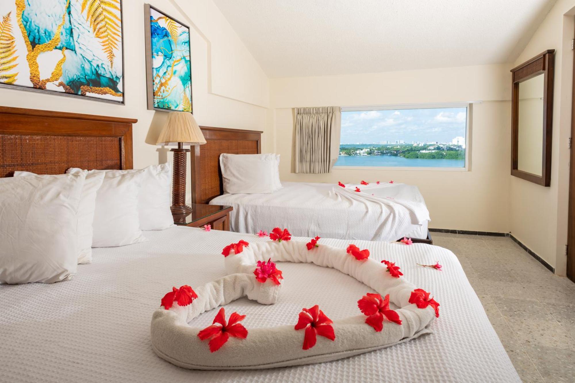 2 Story Oceanfront Penthouses On Cancun Beach! Esterno foto